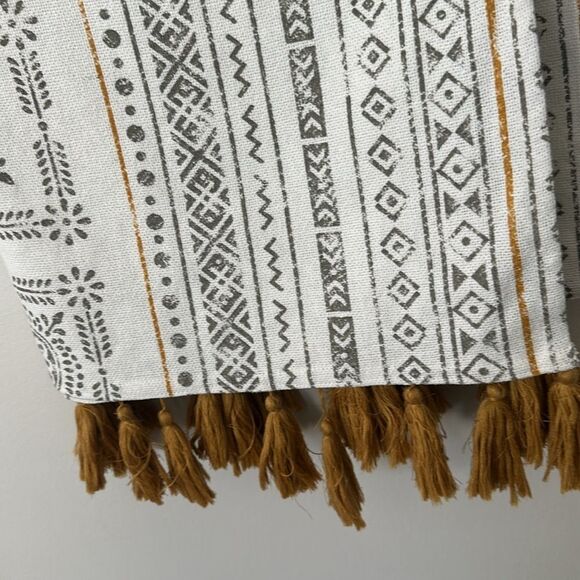 MOTINI Throw Blanket Multi-Colored Brushed Cotton Tasseled Home Decor - Picture 3 of 7